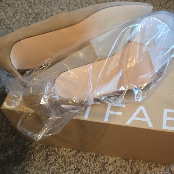 Just Fab Elegant Tan Women's Pumps - Picture 4 of 4